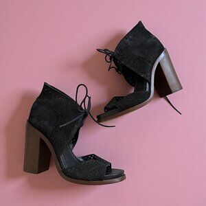 GIANNI BINI Black Laceup Peeptoe Heels Size 7